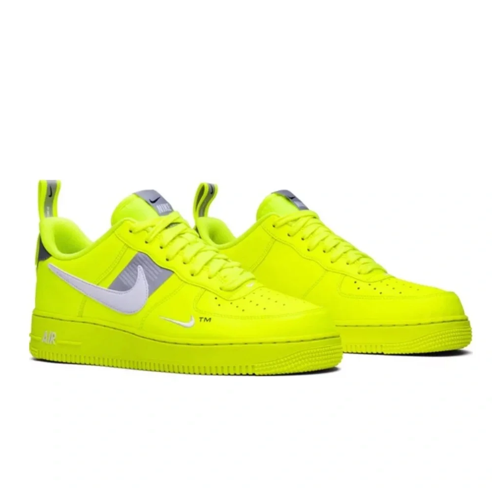 2018 Air Force 1 '07 LV8 'Overbranding' Limited Edition Highlighter yell… - Picture 1 of 14
